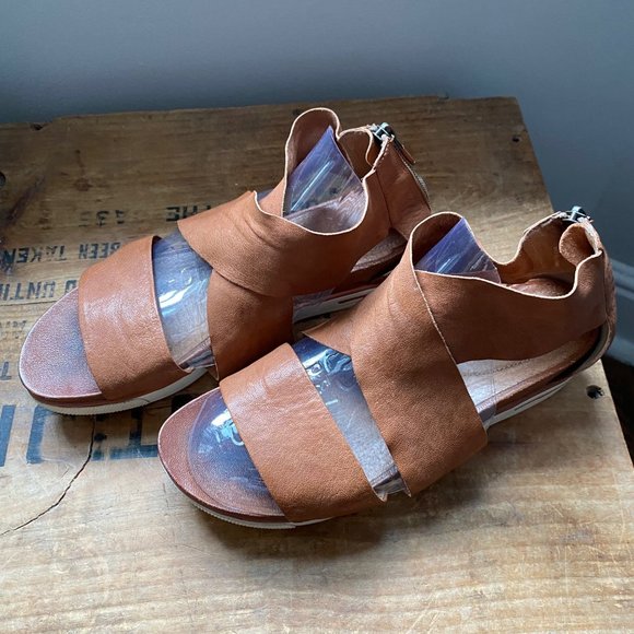 Eileen Fisher Sport Sneaker Sandal 8 Tan Leather - Picture 3 of 8